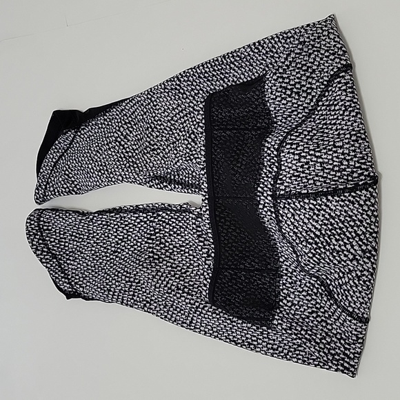 Lululemon Run Around Cropped Tights 19" - Picture 2 of 12